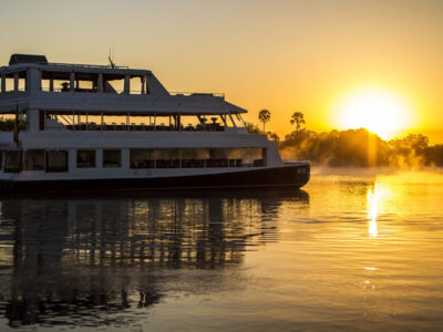 Zambezi-Dinner-Cruises-4.jpg